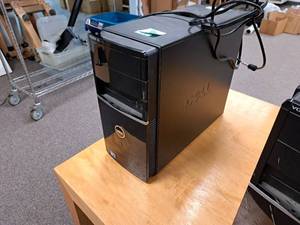 lot 61 image: Dell Vostra 220 Desktop Computer