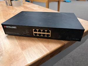 lot 81 image: Intellinet 560665 8-port PoE Web-Smart Desktop Switch