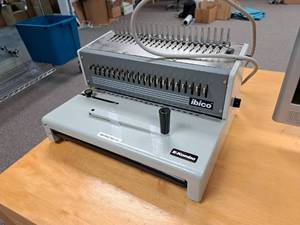 lot 87 image: Ibiio E-Kombo Binding Machine