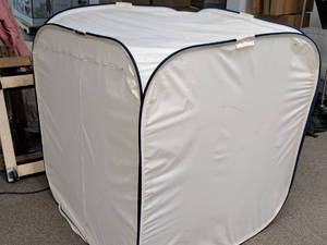 lot 27 image: Cubelite Fold-Out Light Reflector