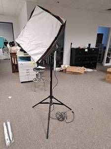 lot 26 image: Lot of  Vu-Pro Commercial Lighting System - Light Reflector Hood, Viper 1000 Professional Quartz Light, System Pro LS-2 Deluxe Light Stand