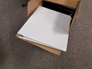 lot 762 image: Lot of (15) Small 3-Ring Binders Binders