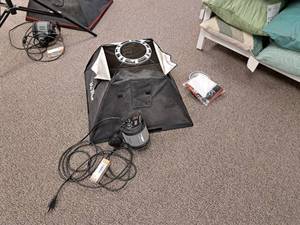 lot 22 image: Lot of  Vu-Pro Commercial Lighting System - Light Reflector Hood, Viper 1000 Professional Quartz Light