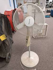 lot 36 image: Honeywell Oscillating Pedestal Fan