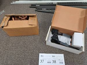 lot 39 image: Uline H-1026 C34 Manual Carton Stapler with Box of Uline S-1396 C34 Clincher Staples