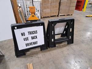 lot 787 image: Lot of (2) A-Frame Display Stands