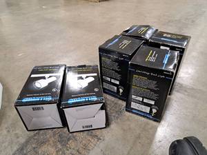 lot 819 image: Lot of (6) Quantus Lighting 3-wire 65W Line Voltage Track Lighting Light Fixtures (in box)