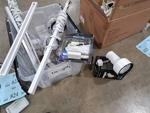 lot 825 image: Track lighting System with (5) Track Lights