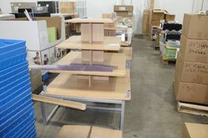 lot 451 image: Display Shelf w edging 4-tier