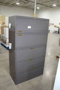 lot 433 image: Metal Lateral File Cabinet 5-drawer