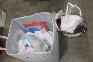 lot 535 image: Lot of  Baby Blankets and Stuff Animals with Soft-Side Storage Crate