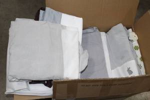 lot 555 image: Lot of (1 Box) Baby Bed Set Accessories