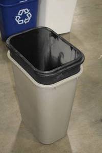 lot 353 image: Lot of (3) Plastic Trash Cans