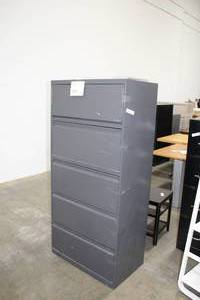 lot 359 image: Metal Lateral File Cabinet 5-drawer