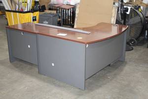lot 309 image: L-Shaped Office Desk 3-drawer