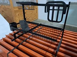 lot 42 image: Metal   Wire Basket Organizer Rack