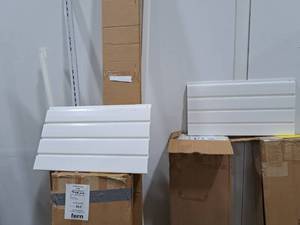 lot 476D image: Lot of (16) Plastic Slotwall Sections