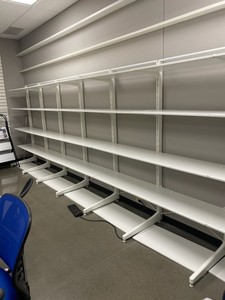 lot 7 image: Lot of (1 Pallet and 2 Carts) 200 Shelving Unit