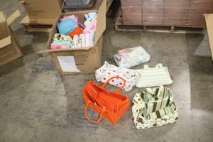 lot 630 image: Lot of (20) Baby Accessory Soft-Side Storage Caddys