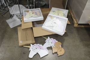 lot 610 image: Lot of (6) Wall Clocks
