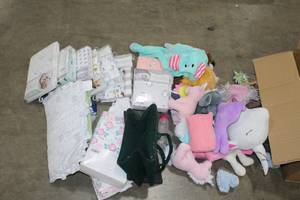lot 677 image: Lot of  Baby Accessories - Sheets, Blankets, Stuffed Animals