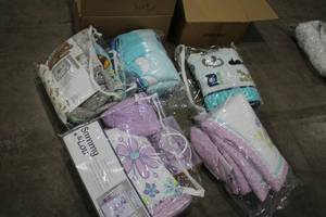lot 650 image: Lot of (5) Crib Sets (in original packaging)
