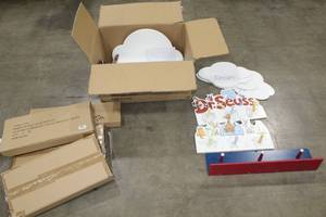 lot 643 image: Lot of (16) Baby Accessories - Decorative Shelves (x12), Wall Art (x4)
