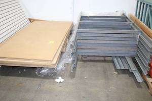 lot 20 image: Shelving Unit 95x48x84
