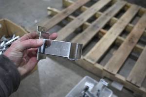 lot 492B image: Lot of (12) 4-12 Slatwall Rail Hooks