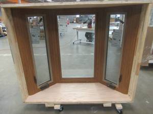 Simonton 6500 Series 59 in x 49 58 in x 21 12 in Casement Bay Window - White Vinyl Exterior & Finished Interior (MISSING INSTALLATION HARDWARE)