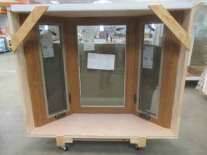 Simonton 6500 Series 61 in x 49 12 in x 22 in Casement Bay Window - White Vinyl Exterior & Finished Interior
