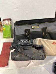 lot 3 image: Skil 34hp Belt Sander w Extra Bag, Belts (works great)