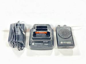 lot 13 image: Motorola Minior V VHF Pager wCharger & Battery