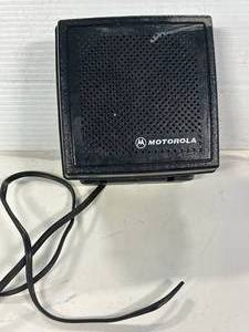 lot 22 image: Motorola External Speaker for Mobile Radio