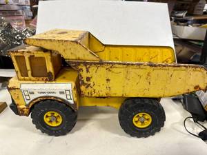 lot 79 image: Vintage Tonka Turbo Diesel Dump Truck 18 Inches Long