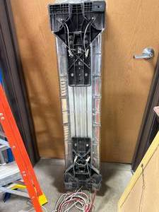 lot 87 image: Federal Signal Legend Emergency Vehicle Light Bar 52 Inches