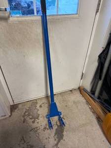 lot 91 image: Brand New Deluxe Pallet Buster 45 Inches Tall ($89 retail)