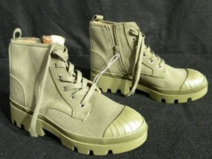 lot 15 image: Universal Thread Boots Size 9 12 (New with Tags)