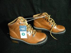 lot 68 image: Brand New with Tags Universal Thread Tan Boots with Heel Size 9