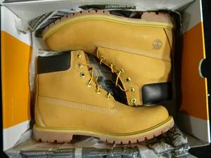 lot 134 image: Brand New Timberland Womens 6 Premium Waterproof Insulated Boot Size 10