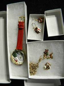lot 135 image: Whimsical Gifts Christmas Jewelry