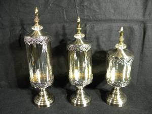 lot 189 image: Set of 3 Vases with Lids