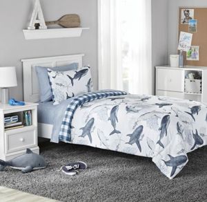 lot 13 image: Brand New Members Mark Kids Shark Reversible Bed-in-a-Bag Comforter Set - Full