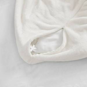 lot 64 image: Brand New Sleep Philosophy Plush Weighted Blanket - 25 Lb. White