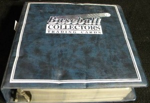 lot 214 image: 1992 Fleer Baseball Cards in Binder