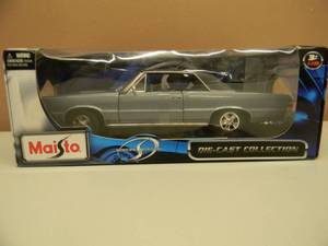 lot 3 image: MAISTO 118 SCALE DIE-CAST - 1965 PONTIAC GTO, HURST EDITION - NEW IN BOX - AWESOME PIECE - SEE PICTURES