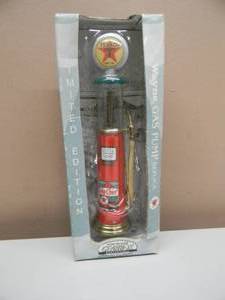 lot 10 image: GEARBOX COLLECTIBLE LIMITED EDITION TEXACO FIRE CHIEF WAYNE GAS PUMP REPLICA - DIE-CAST - NEW IN BOX - AWESOME PIECE - SEE PICTURES