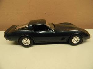 lot 26 image: AMT ERTL 124 SCALE LIMITED EDITION - 1981 CHEVROLET CORVETTE - NICE - NEW IN BOX - GREAT PIECE - SEE PICTURES