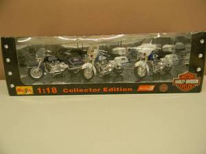 lot 30 image: MAISTO 118 SCALE COLLECTOR EDITION #32029 SERIES 3 MOTOR CYCLES HARLEY-DAVIDSON - POLICE - NICE - NEW IN BOX - GREAT PIECE - SEE PICTURES