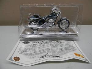 lot 34 image: MAISTO 118 SCALE DIE-CAST METAL COLLECTIBLE - 2000 FXDL DYNA LOW RIDER MOTOR CYCLES HARLEY-DAVIDSON - NICE - NEW IN BOX - GREAT PIECE - SEE PICTURES